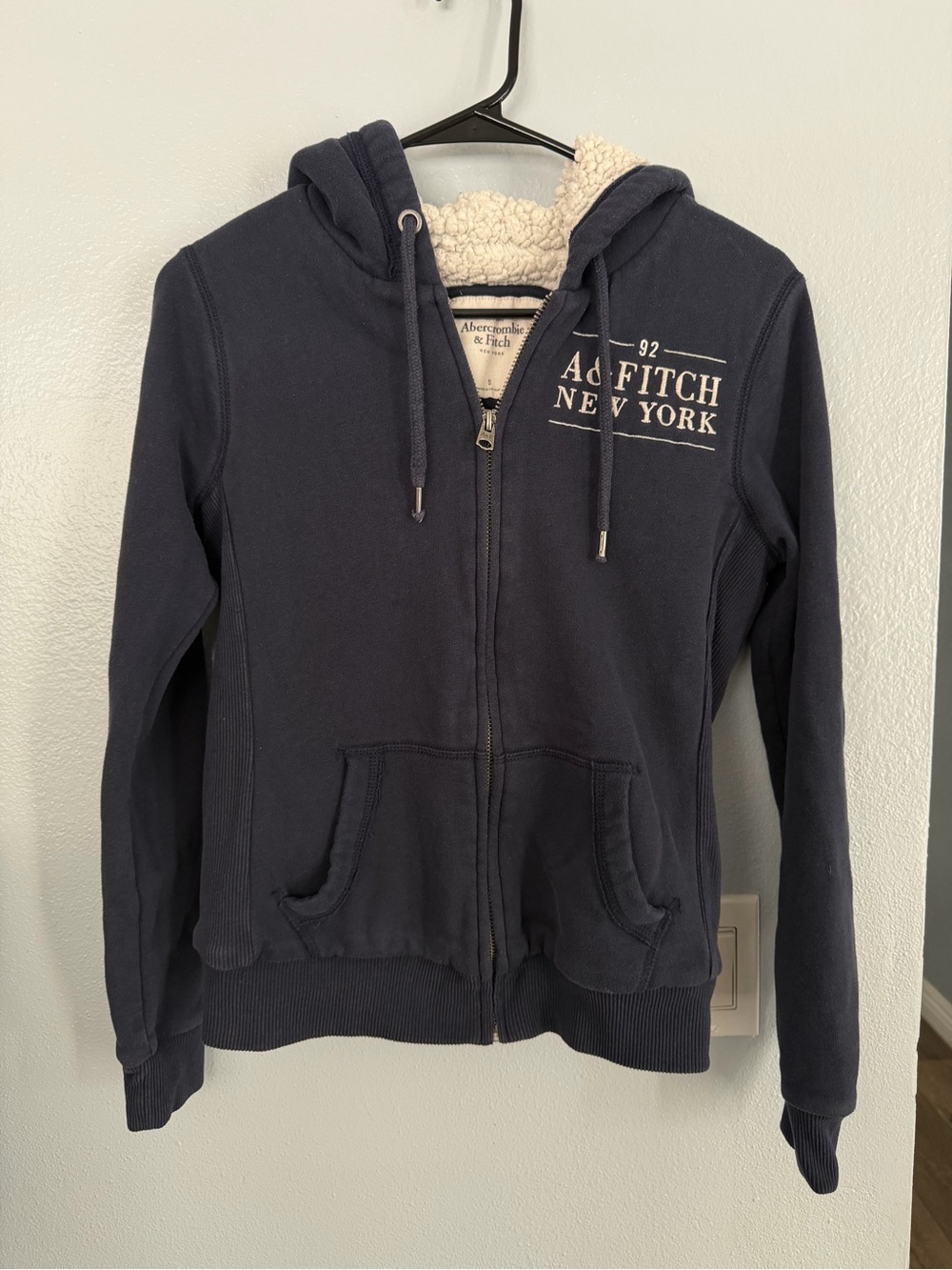 Vintage Abercrombie & Fitch navy blue zip-up hoodie size S